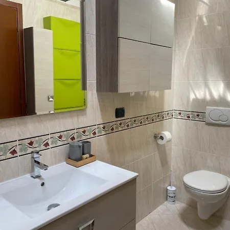Apartment Tra E Citta *